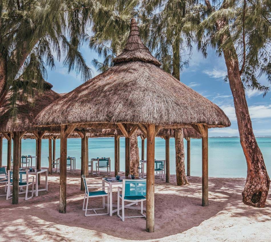 Restaurant de la plage de l'hôtel Ambre quatre étoiles à Palmar île Maurice dans l'Océan Indien