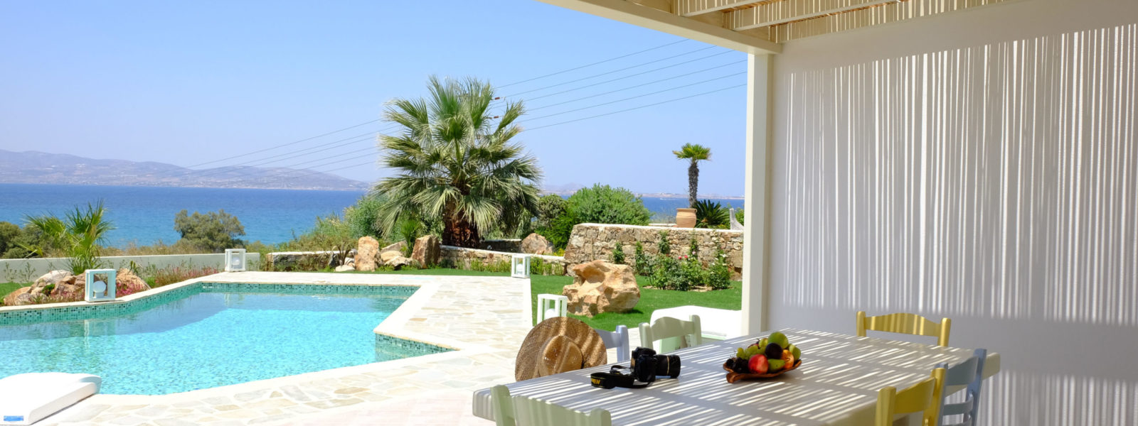 Valsea Villa Naxos vue sur la piscine et la mer Egée
