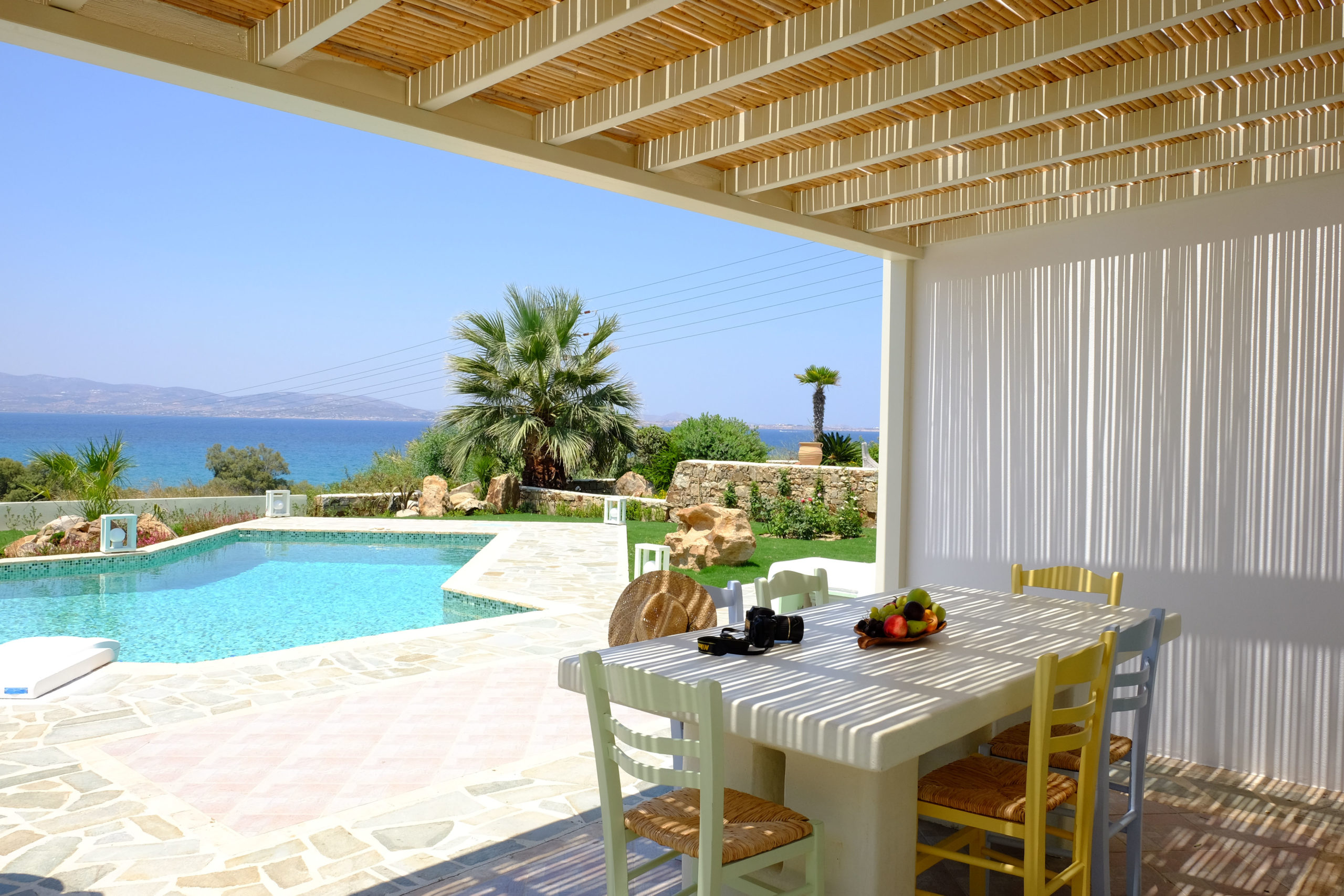 Valsea Villa Naxos vue sur la piscine et la mer Egée