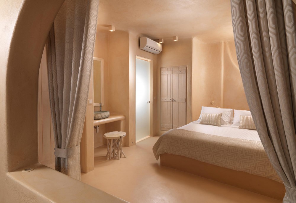 chambre double donnant sur la vue mer de l'hôtel Dome Resort Santorini
