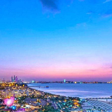 Vue panoramique sur Dubaï et le Burj-al-Arab