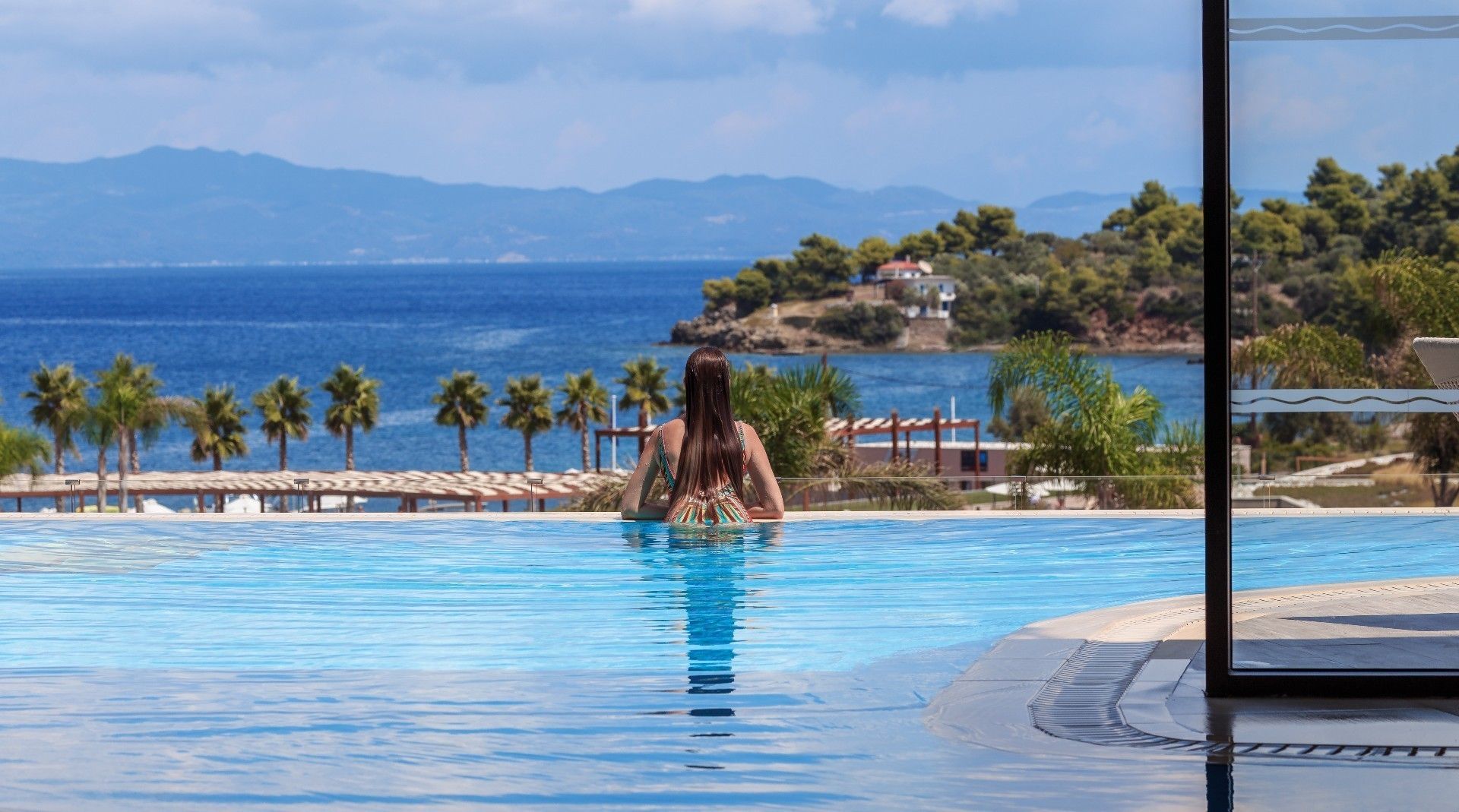 une des piscine privée de l'hôtel Miraggio Thermal spa et Resort 5étoiles à Chalkidique
