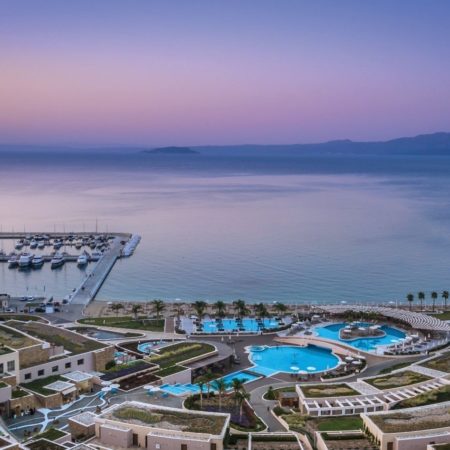 Vue panoramique de l'hôtel MIRAGGIO Thermal & Spa Resort 5étoiles dans la Péninsule de Chalcidique en Grèce du nord