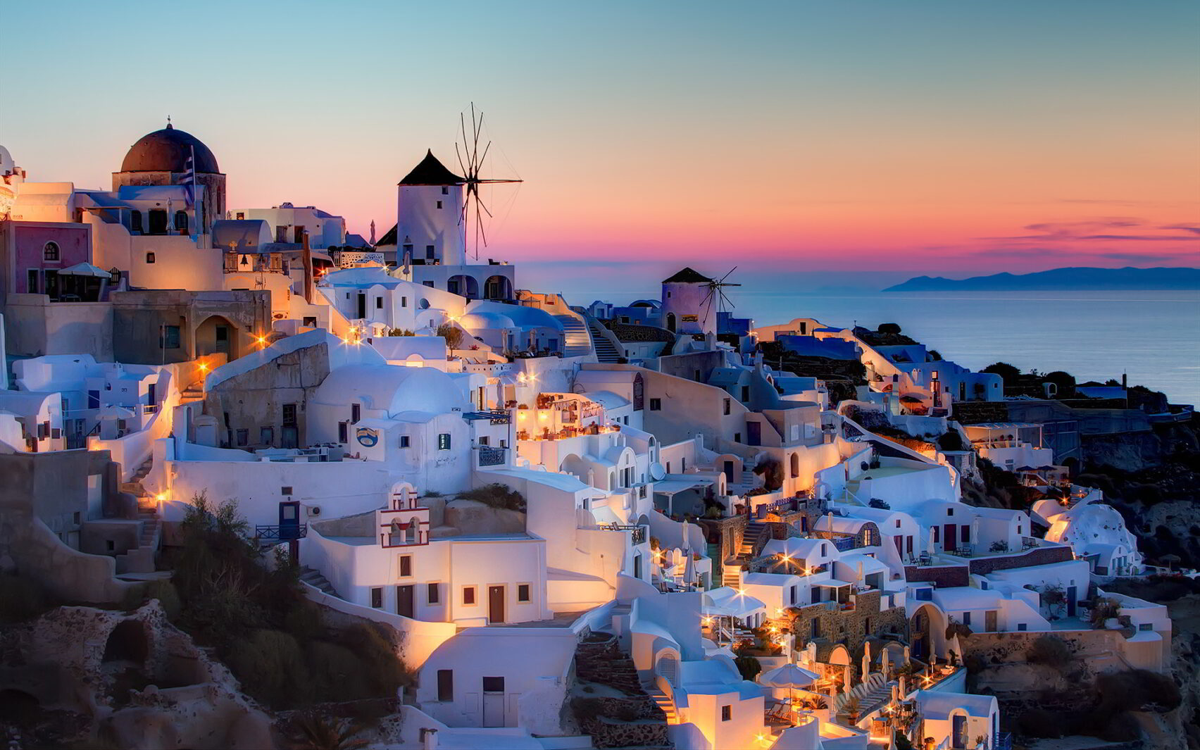 coucher de soleil de Oia île de Santorin îles Cyclades Grèce