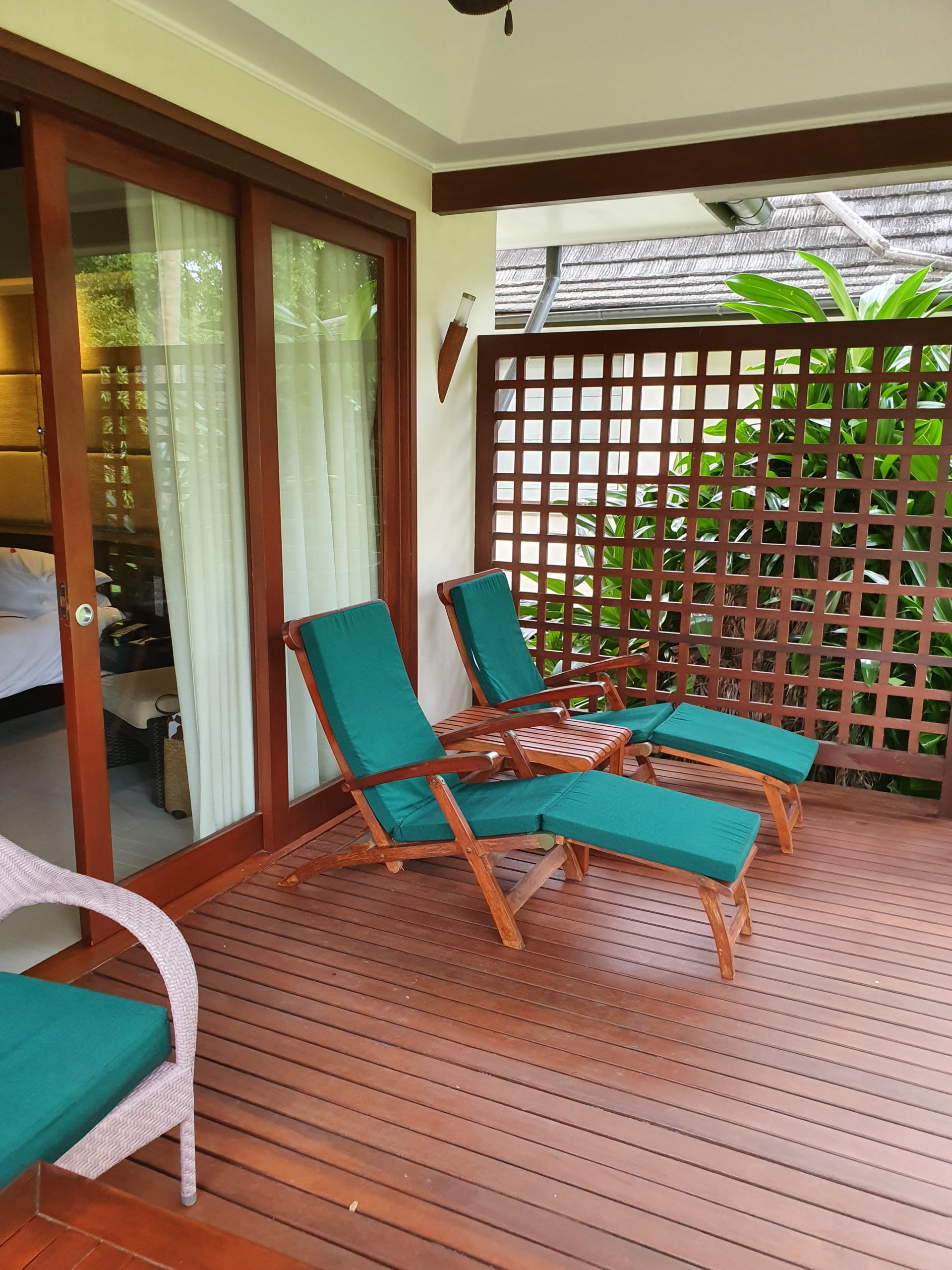 Hôtel Hilton Labriz Seychelles la terrasse pour se reposer et écouter les oiseaux