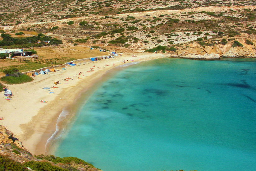 plage de sable fin à Donoussa île des Petites Cyclades dans la mer Egée en Grèce