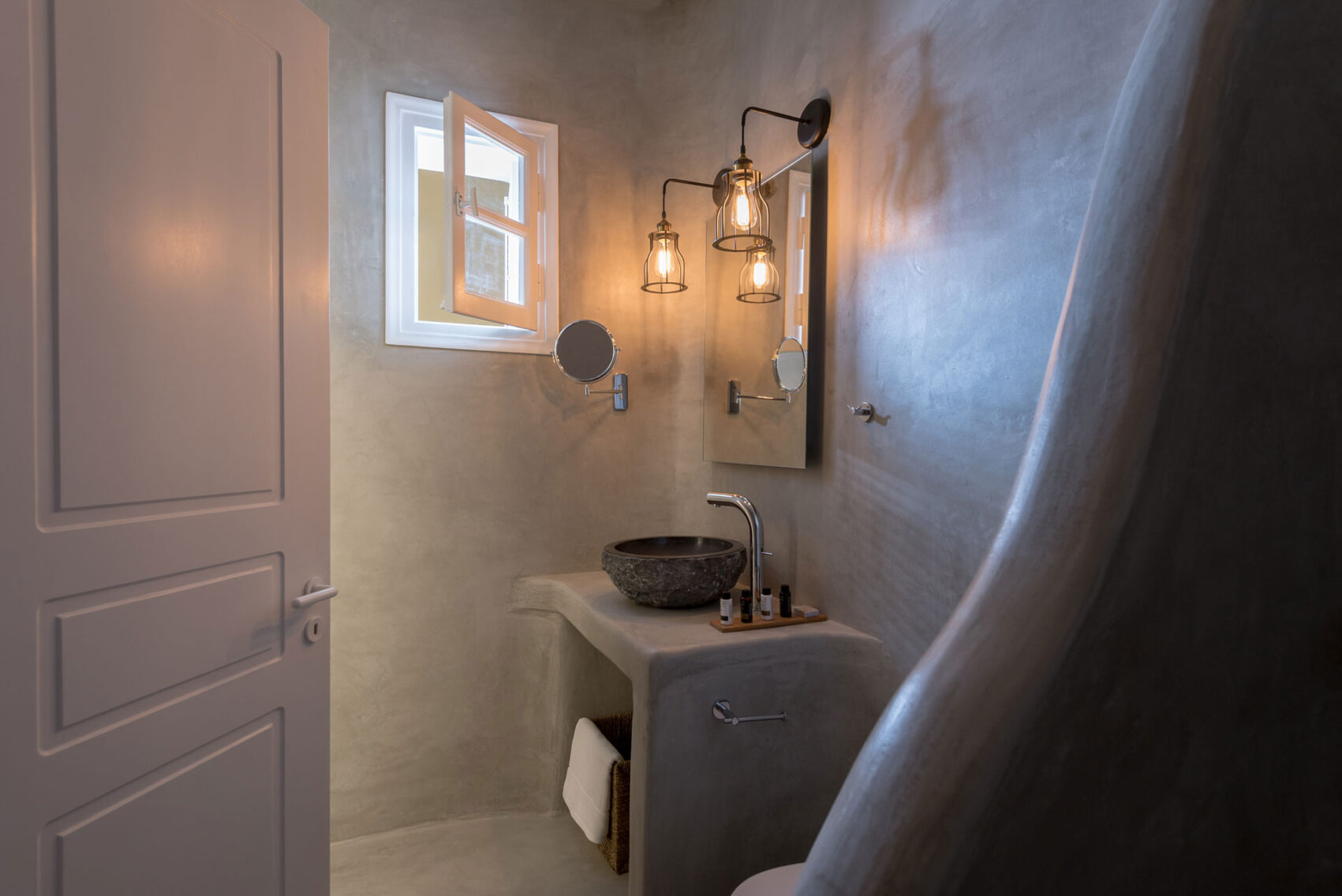 Suite Lune de Miel à l'hôtel Cova Mykonos Suites sur l'île de Mykonos sur la plage Elia