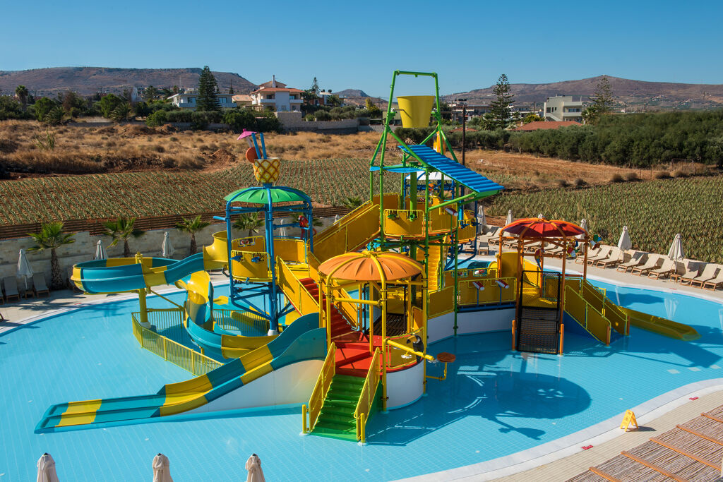 Splash parc aquatique à l'hôtel Gouves Waterpark Resort situé sur la côte nord de l'île de Crète en Grèce
