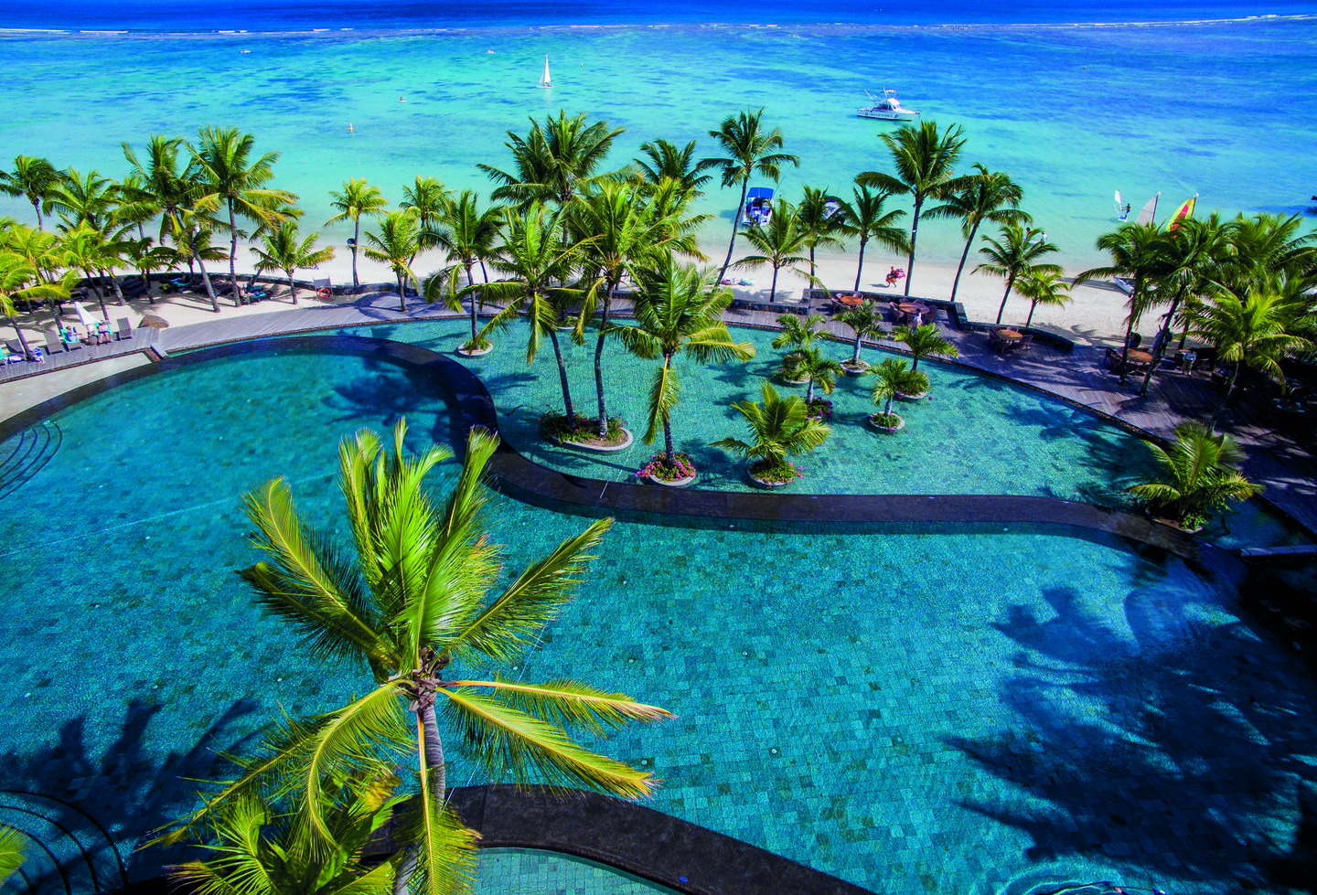 Piscine de l'hôtel Trou aux Biches Trou aux Biches Beachcomber Golf Resort & Spa situé à l'île Maurice dans l'Océan Indien