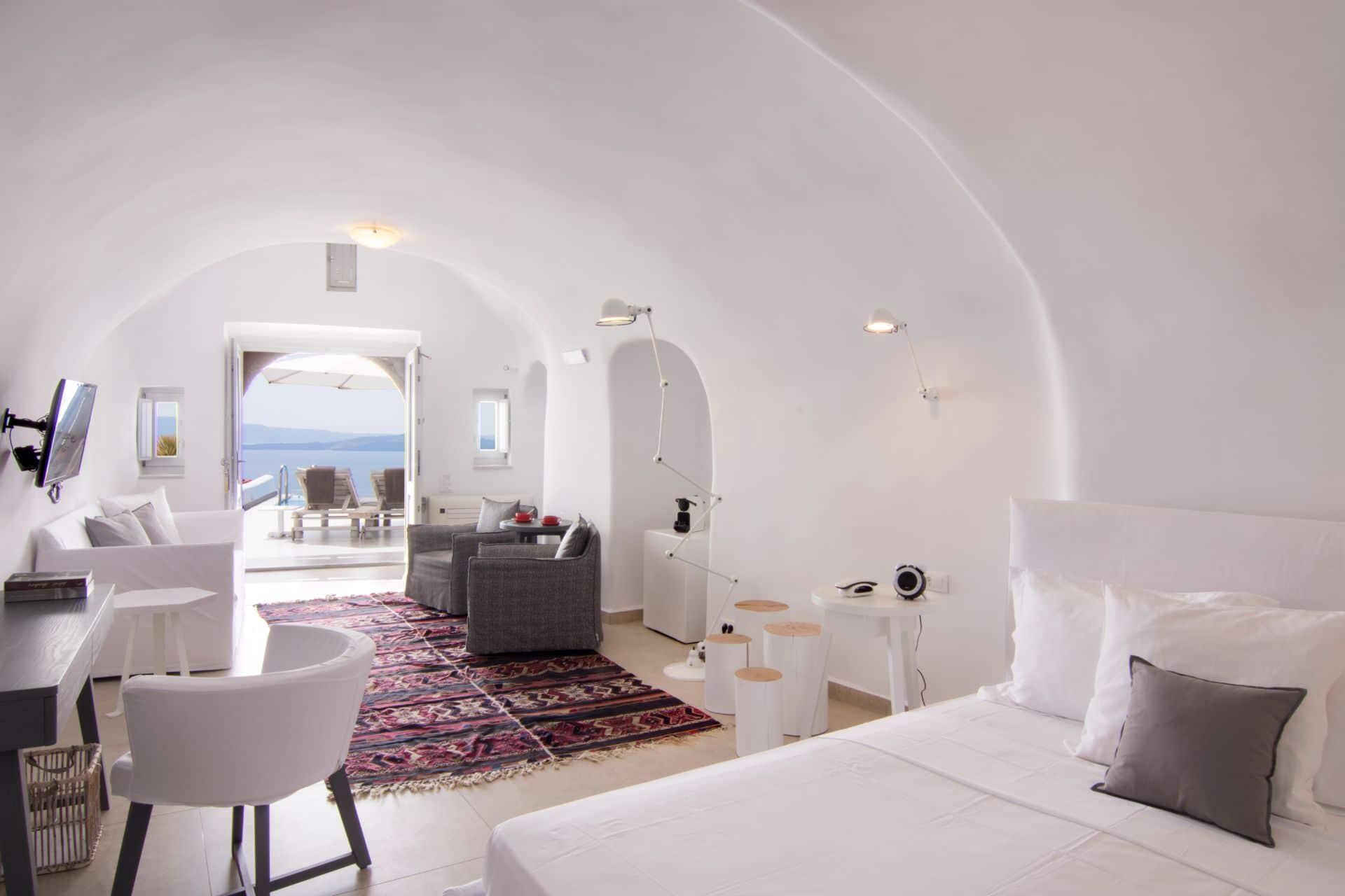 Grande chambre de l'hôtel Santorini Secret Suites & Spa en Grèce île Cyclades