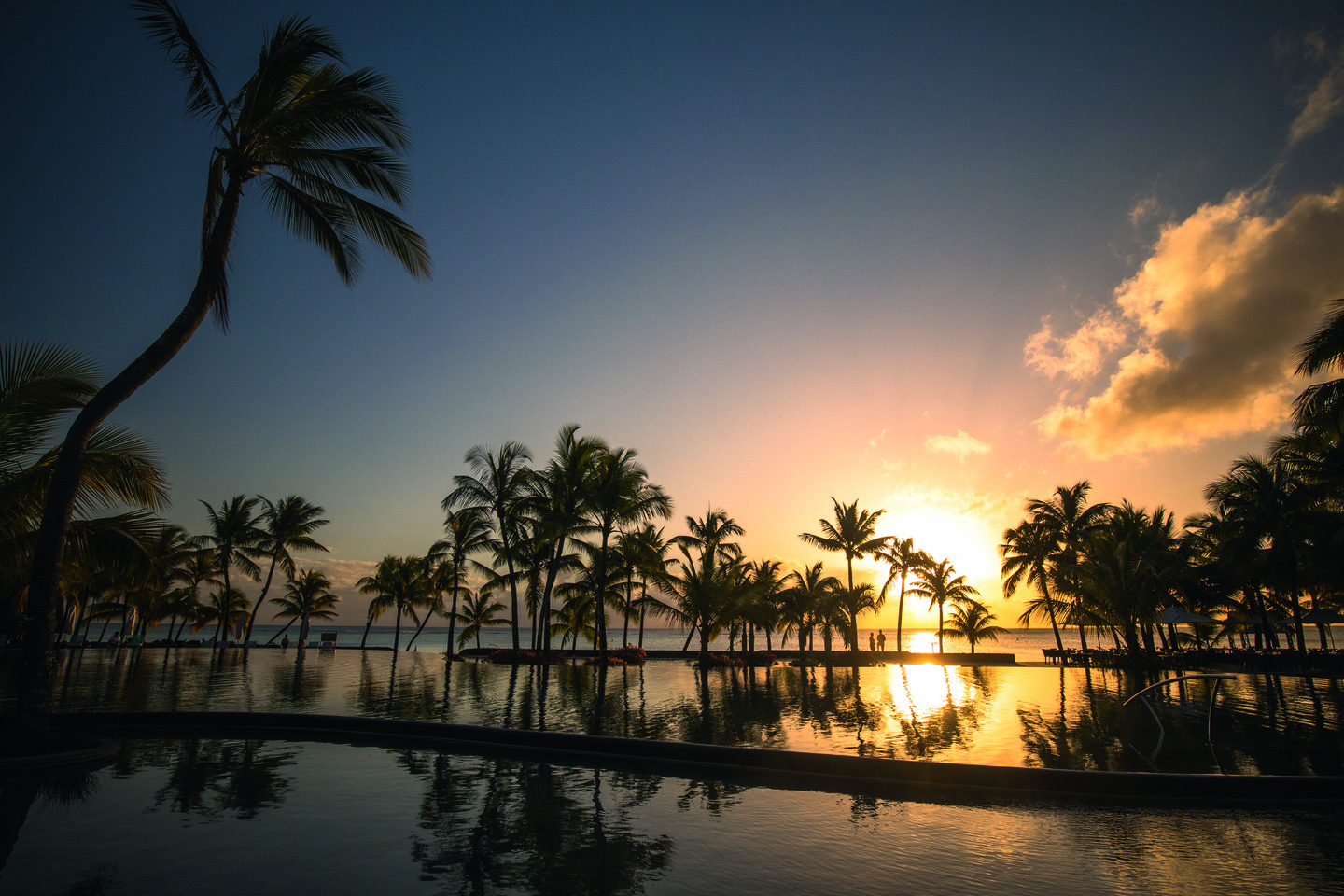 coucher de soleil à l'hôtel Beachcomber Trou aux Biches situé à l'île Maurice