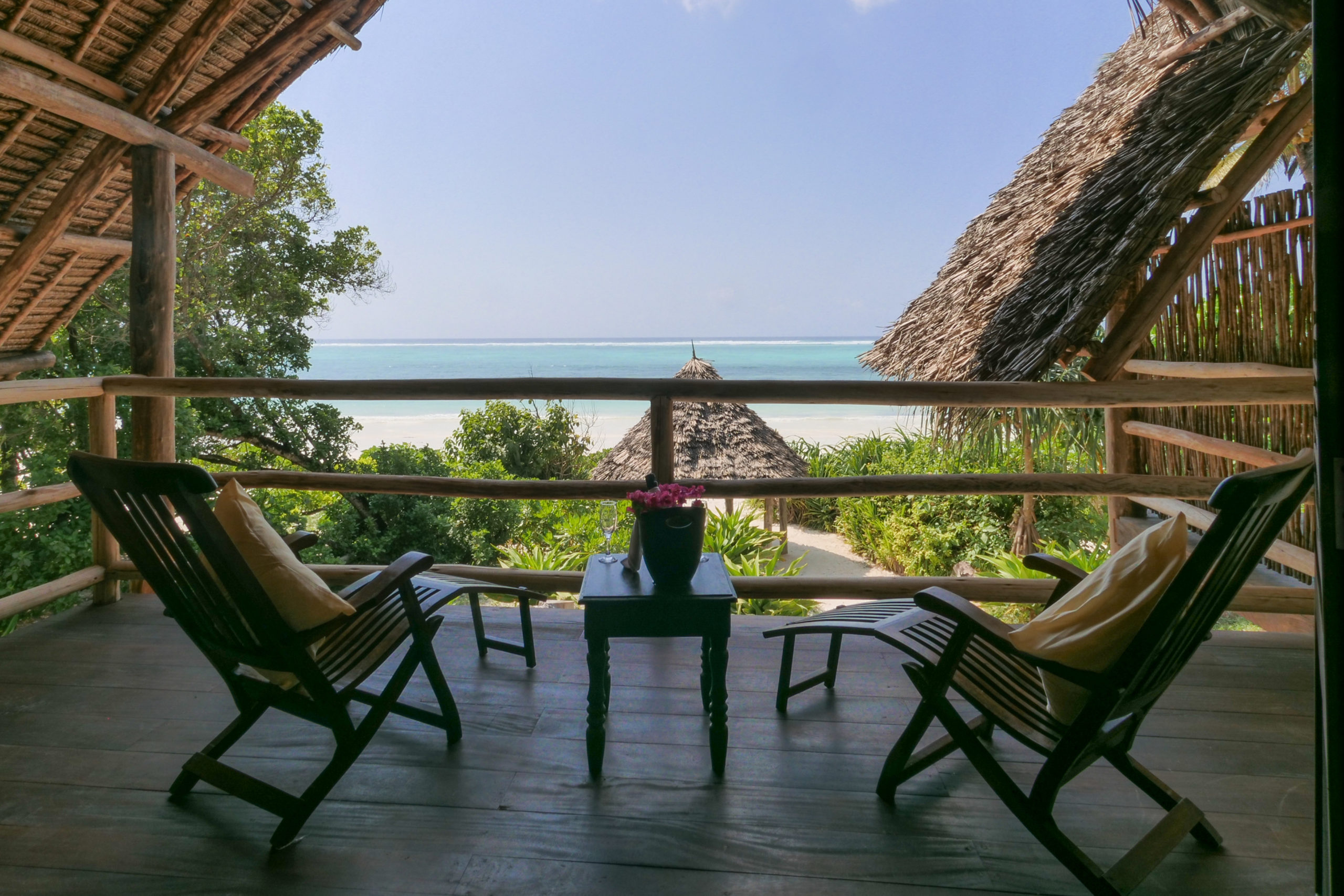 Vue depuis un des balcon de Suite vue jardin et vue mer à Zanzibar Pearl Boutique Hôtel situé à Matemwe sur l'île de Zanzibar en Tanzanie
