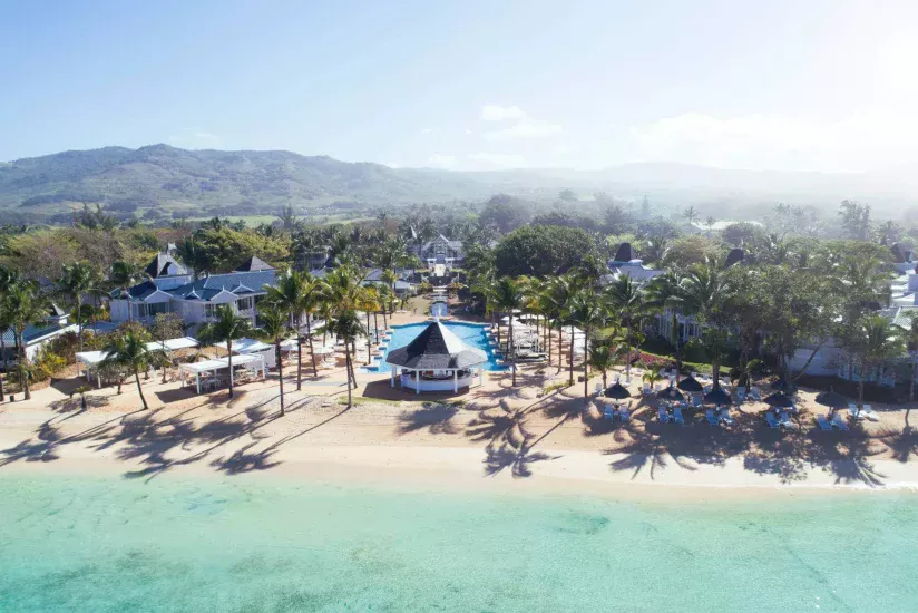 Vue Générale depuis un drone front de mer de l'hôtel Heritage-Le-Telfair a Bel Ombre île Maurice Vue Générale depuis un drone front de mer de l'hôtel Heritage-Le-Telfair a Bel Ombre île Maurice