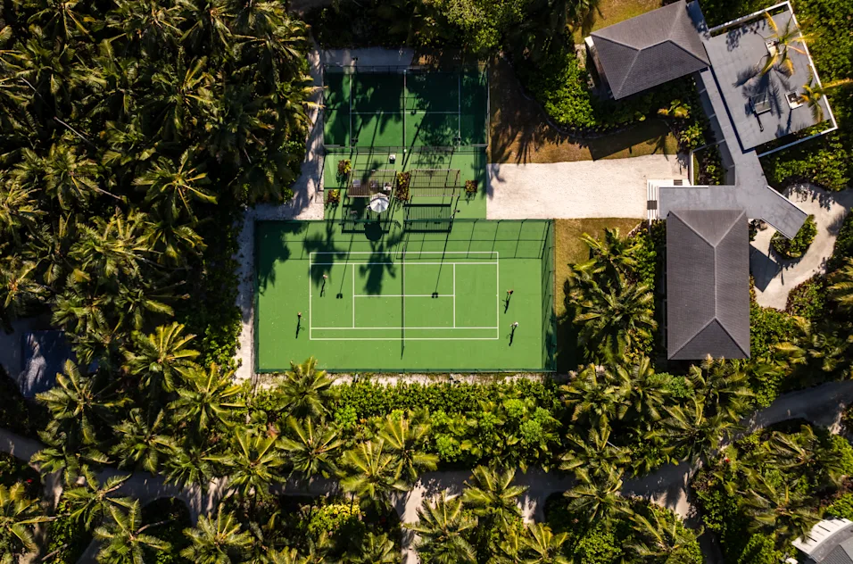 cours de tennis sur l'île Platte à l'hôtel Waldorf Astéria aux Seychelles