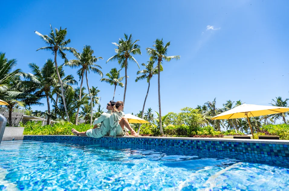 Grande Piscine commune sur l'île Platte à l'hôtel Waldorf Astoria aux Seychelles